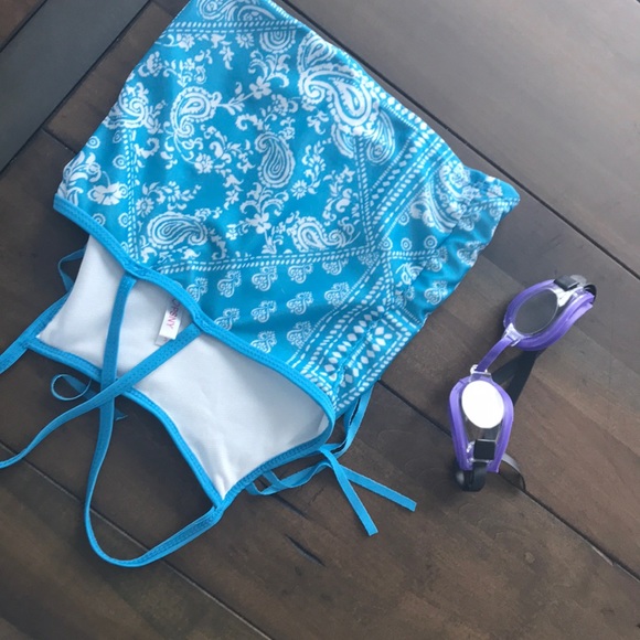 Cute swim suit google and shorts - Picture 8 of 8